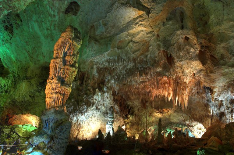 What is Carlsbad Caverns?