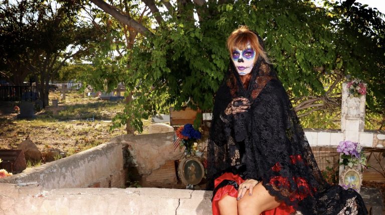 Dia de los Muertos photoshoot models making DIY portfolios