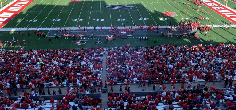 UNM sports fans free to ignore health guidance