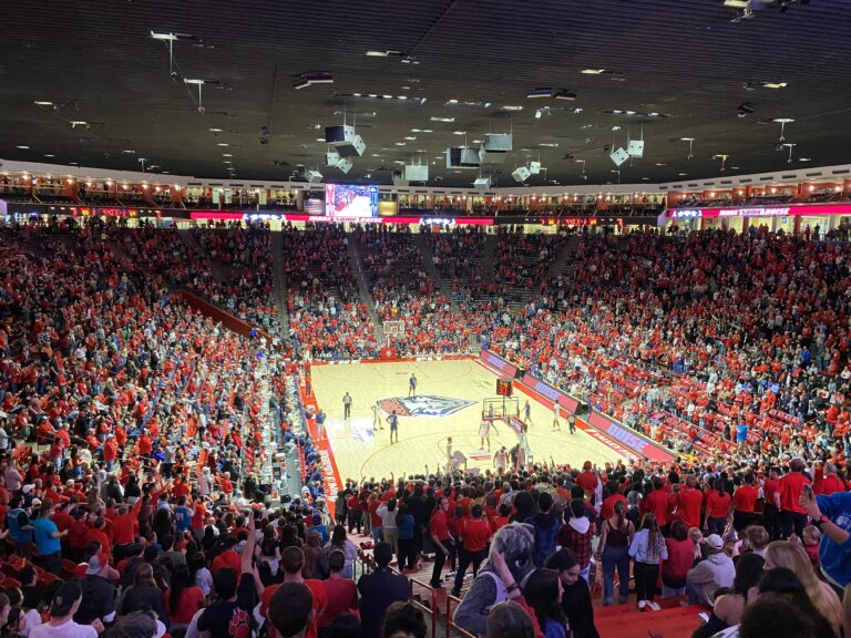 UNM athletes ready to earn on branding deals