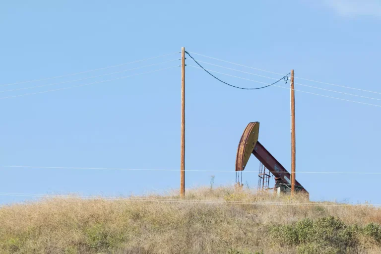 Advocates decry a bill that would allow discharge of treated fracking waste into surface, groundwater